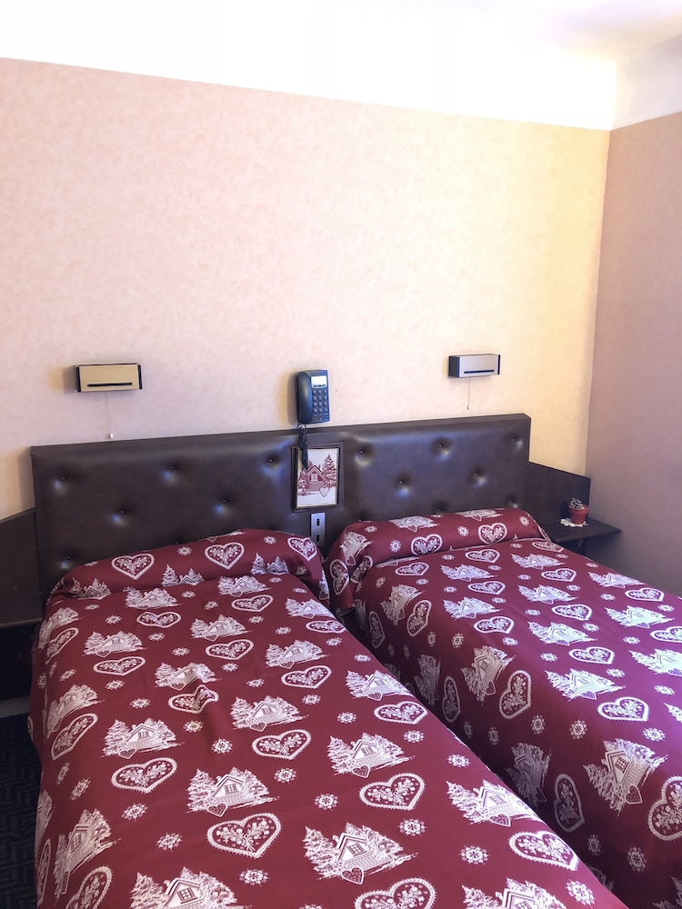 Modane Vacations - Hotel Le Perce Neige - Property Image 1