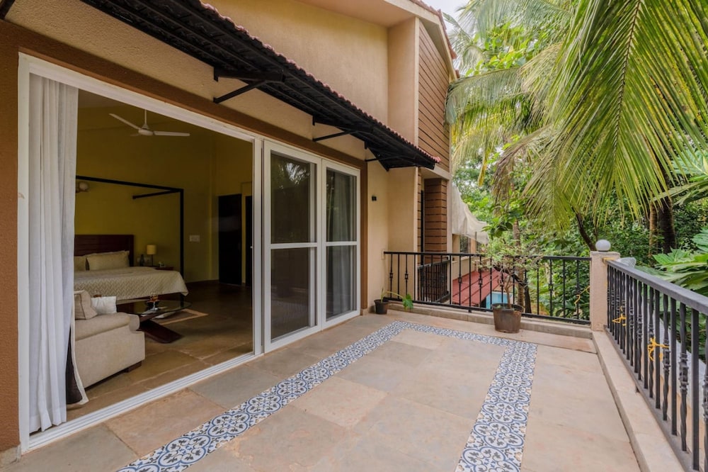 4BR w Pool in Morjim - Villa Corsa by Hireavilla