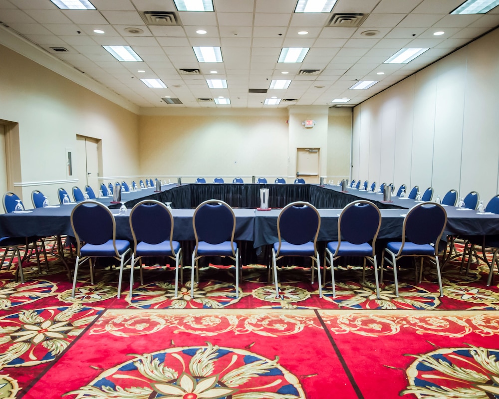 Lexington Vacations - Clarion Hotel Conference Center - North - Property Image 83