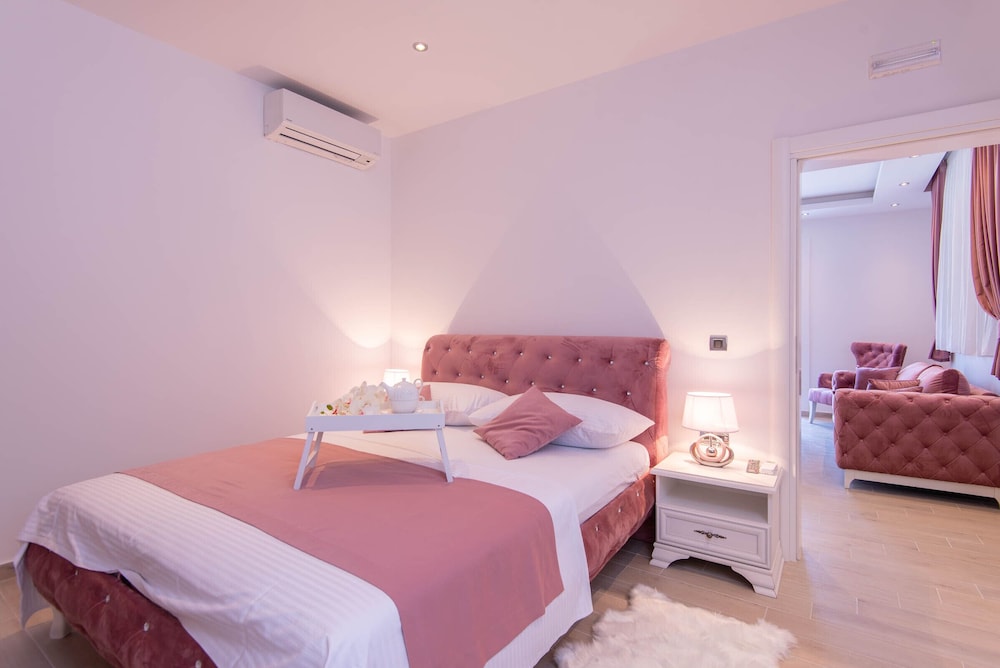 Luxury Apartment Domenica view 4