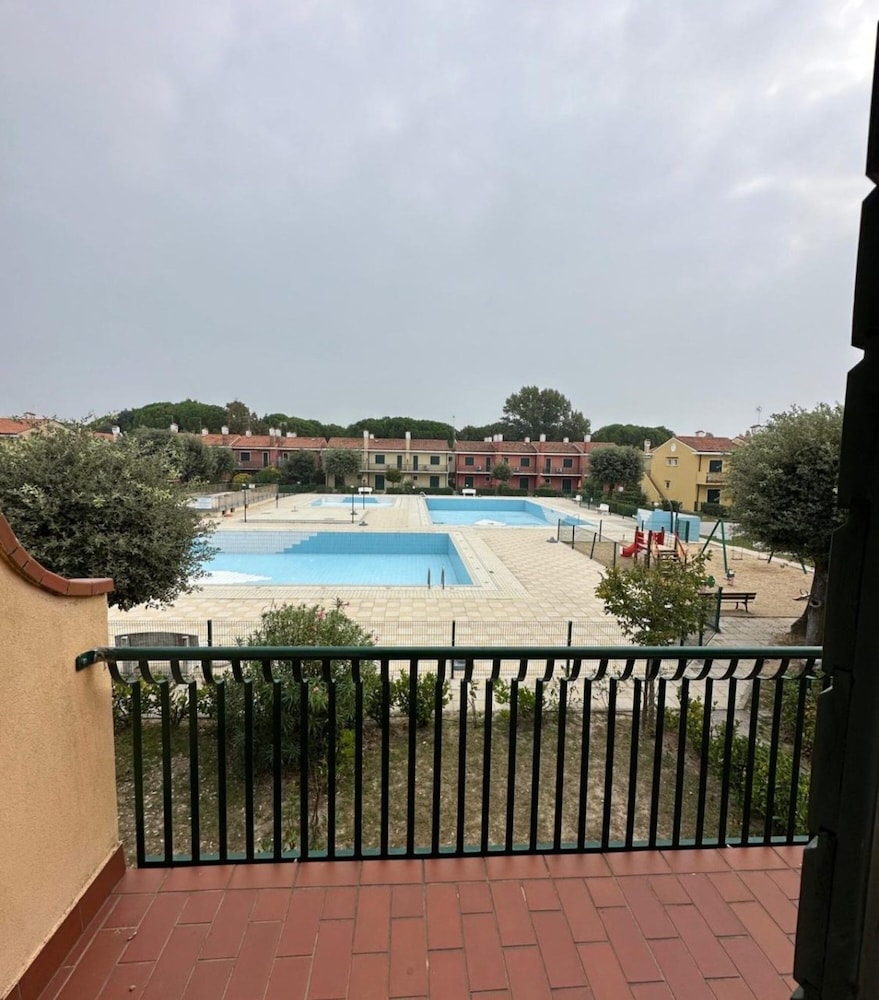 Renovated Villa With Garden and Pool Access