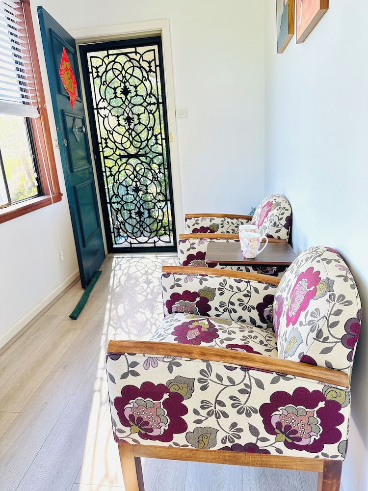 Kozyguru | North Epping | One Bedroom | Short Drive To Uni