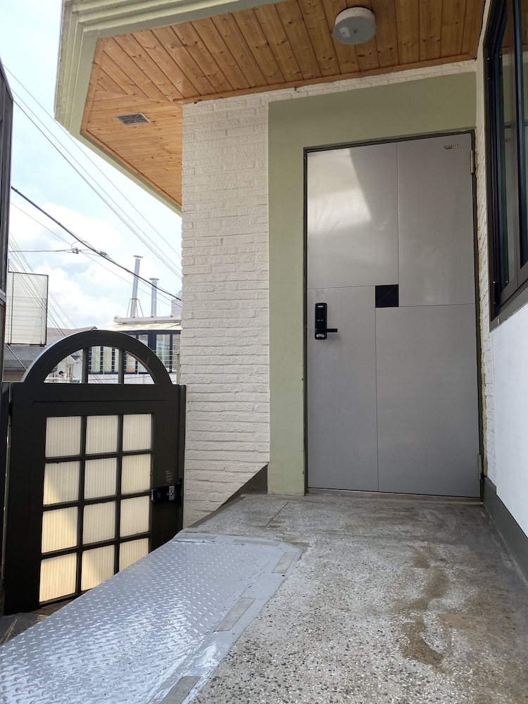Hongdae Private Guesthouse