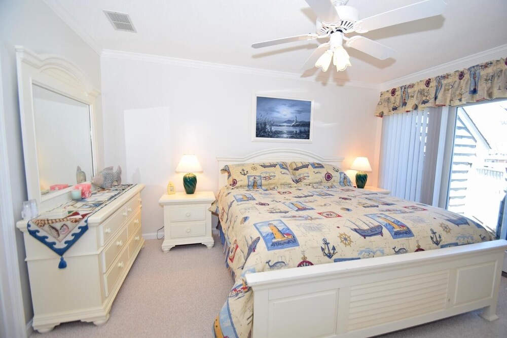 Harbour Island 45g 2 Bedroom Townhouse by RedAwning view 3