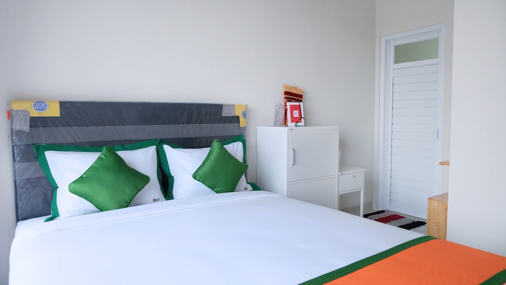Villa Jogja Grand Bale with Private Pool by Simply Homy view 3