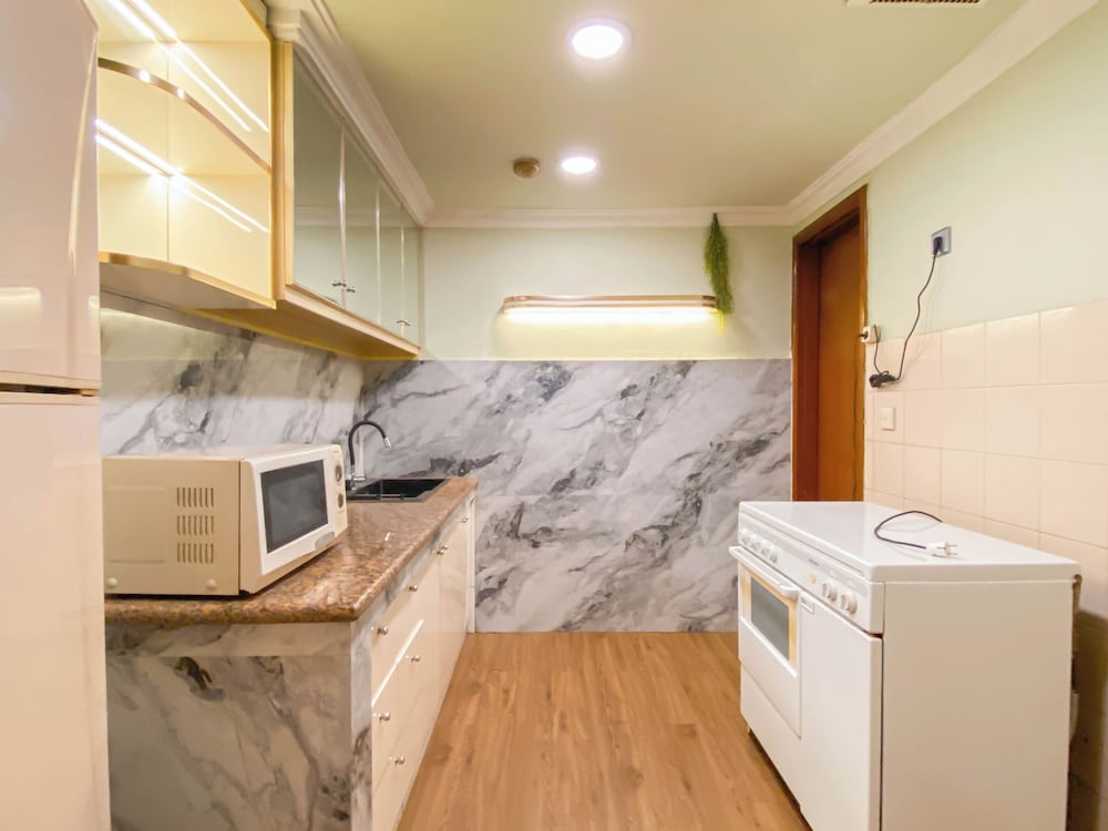 Elegant And Homey 3Br Puri Casablanca Apartment