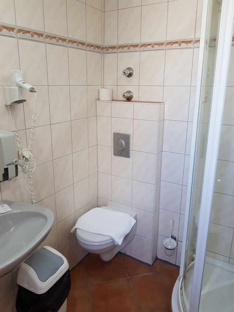 Hotel Balnoor - Property Image 11