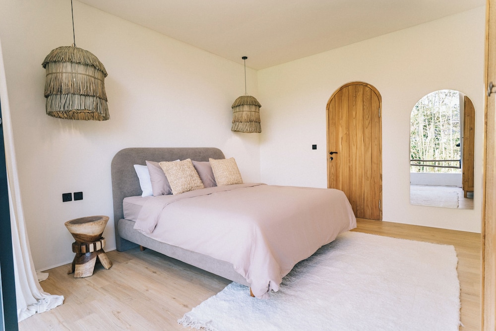 Trendy Boho 3BR Cozy Living 5min to La Brisa