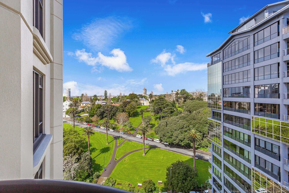 Boutique Apt in the Heart of Auckland Zodiak Stays