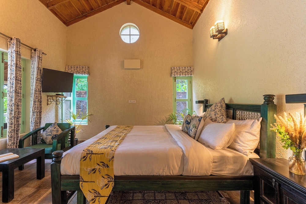 Echor Malusara Lakeview Retreat Bhimtal