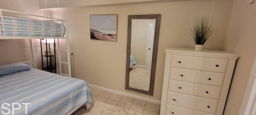 Large 3 Bedr Bay Views Pool Great Deck 3 Bedroom Condo