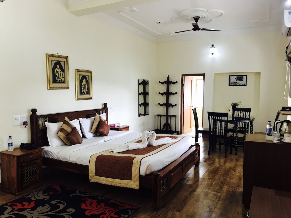 Alcor Spa Resort Kasauli