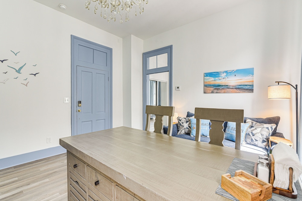 1 Mi to Beach: Historic Retreat in Galveston