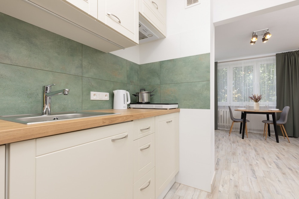 Apartment Warsaw 1 Sierpnia by Renters view 2