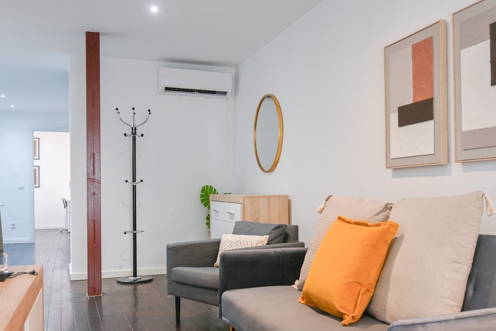 M Sen1692 Amplio Apartamento con Balc n en Calle