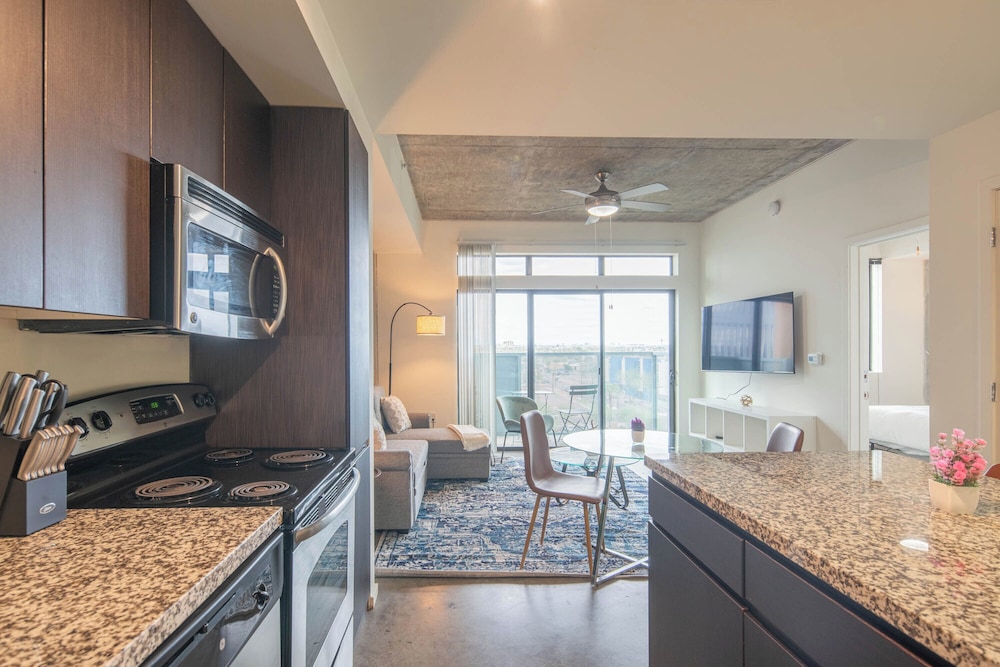 ROVE LIVING/KL - Roosevelt Point