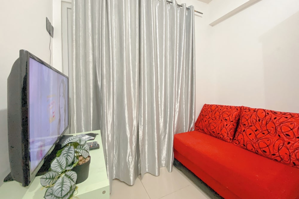Good Place And Comfortable 2Br At Green Pramuka City Apartment