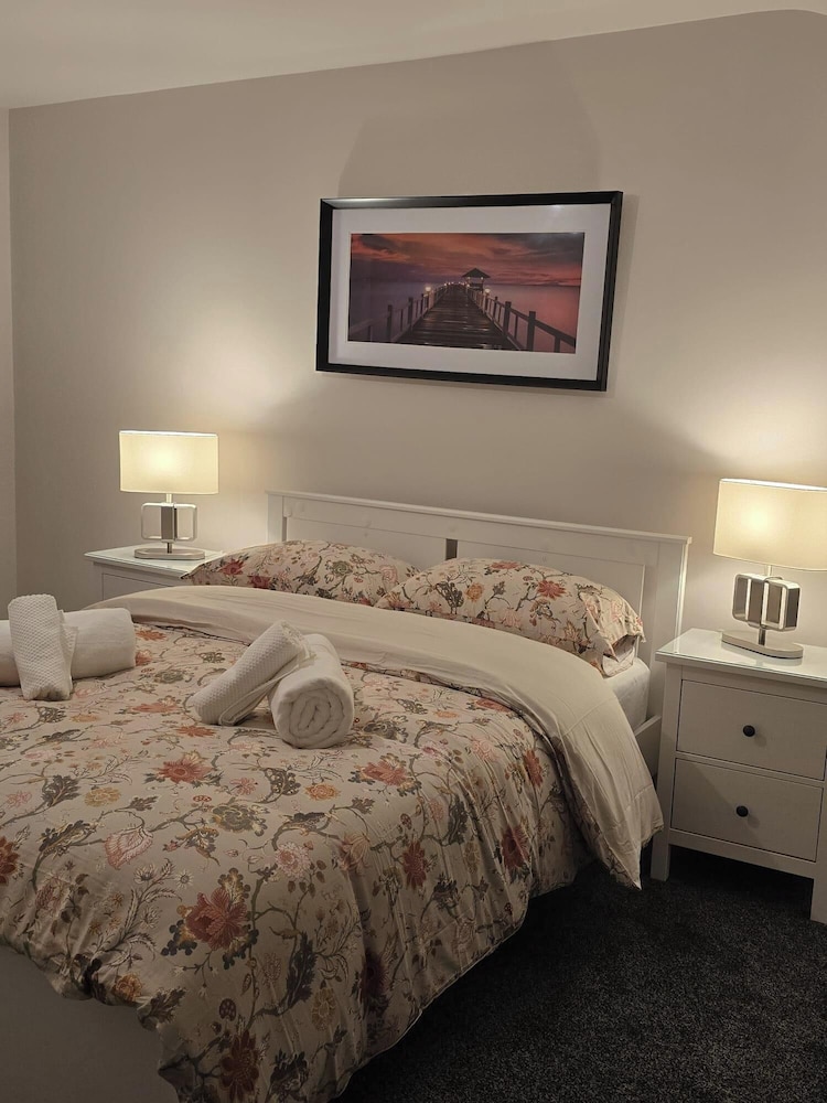 Dublin - 3 Bedroom Cosy Home - Sleeps Max 7