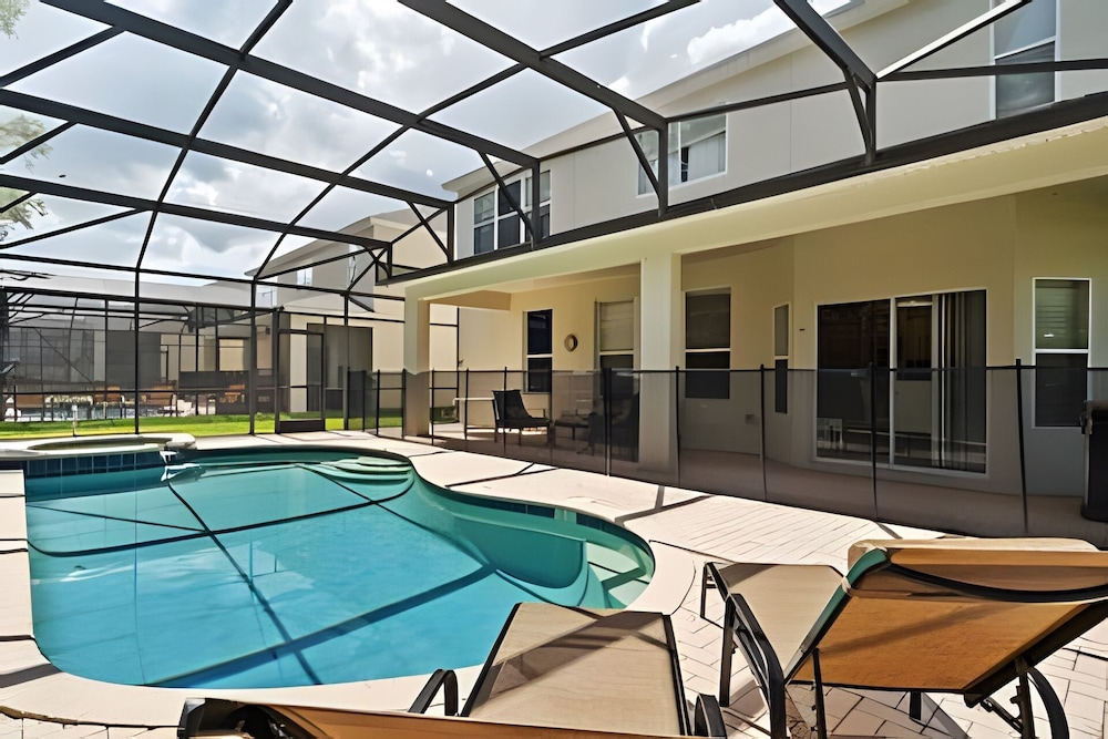 Windsor Hills 5BR 5min to Disney + Pool