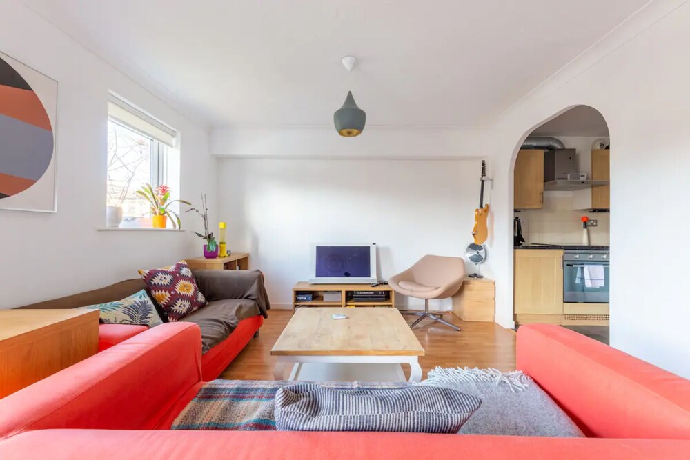 Serene 1 Bedroom Flat Near Canary Wharf