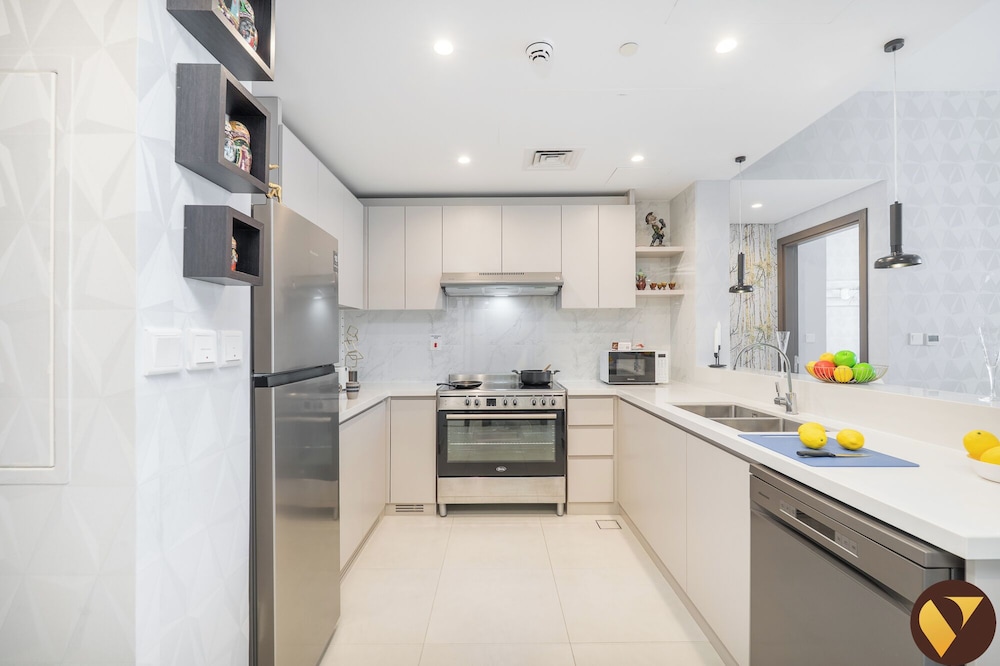 Vogue 2BHK Dubai Frame View Park Metro