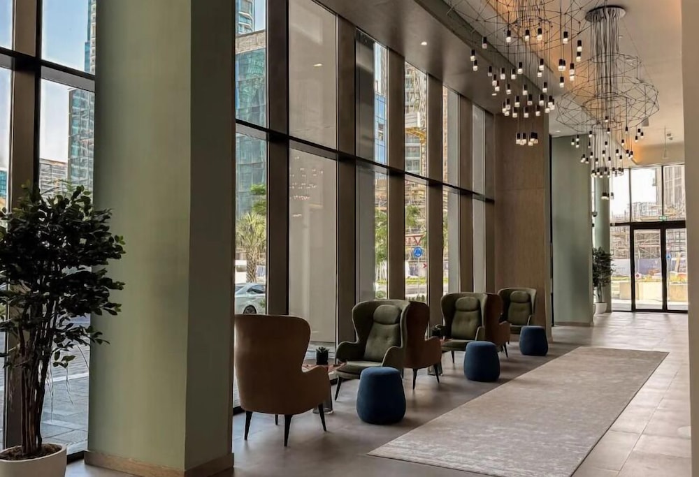 Luxury 2BR in Peninsula One by Bespoke