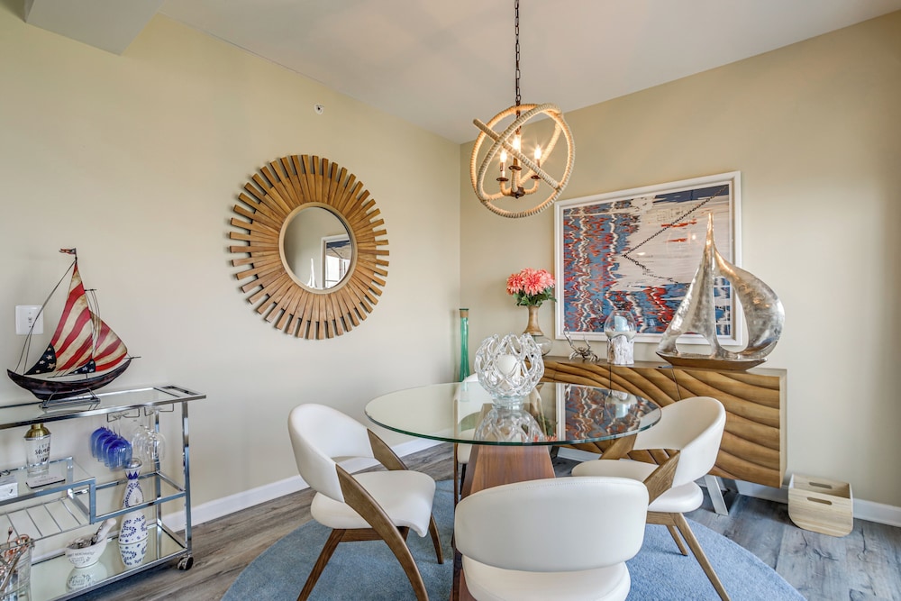 Walkable Condo w/ Drawbridge Views in Cambridge