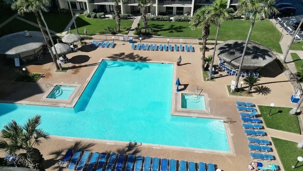 Saida Beachfront Luxe Condo Two Heated Pools 2 Bedroom Condo
