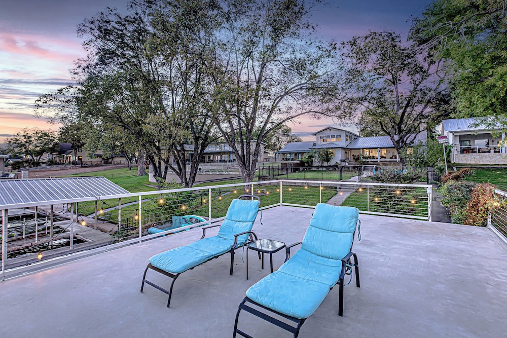 Triple L! Waterfront w/ Private Boat Dock!