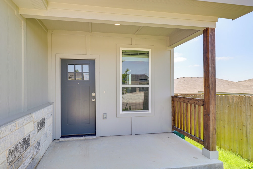 2 Mi to Dtwn Dining! Pet-friendly Temple Townhome
