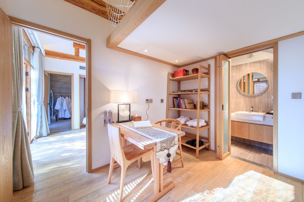 ISVARA Culture Homestay Li Mu Space