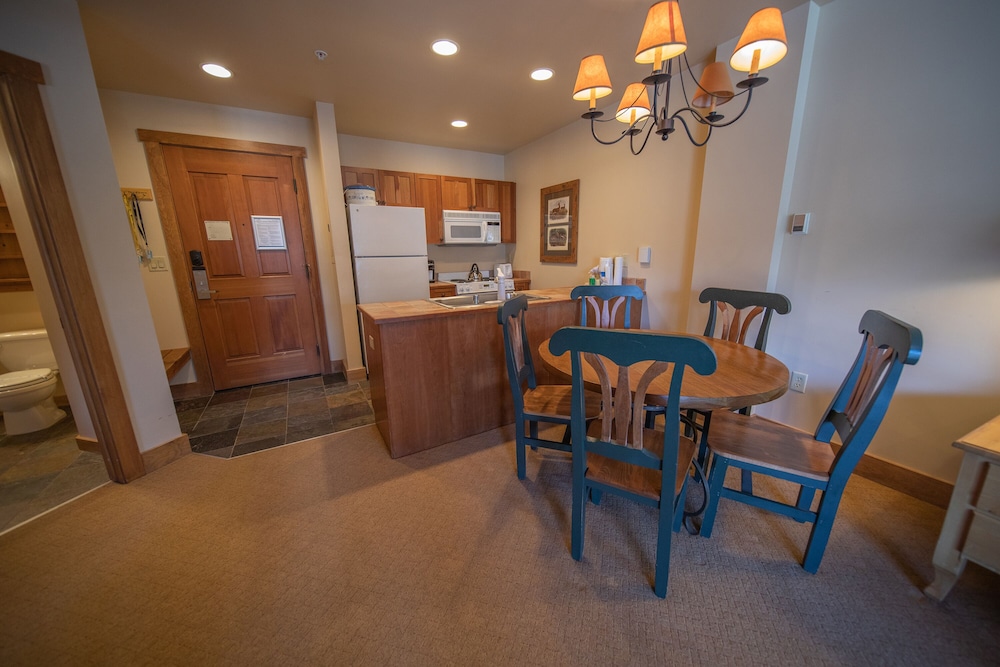 Red Hawk Lodge 2269