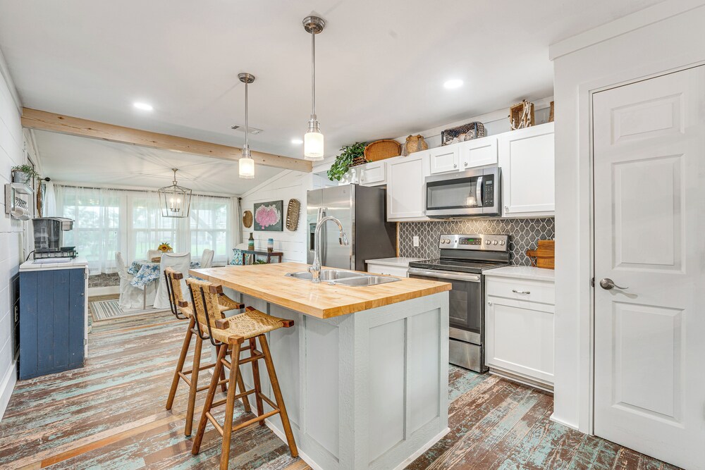 Walk to Boat Ramp: Newly Remodeled Seadrift Home!