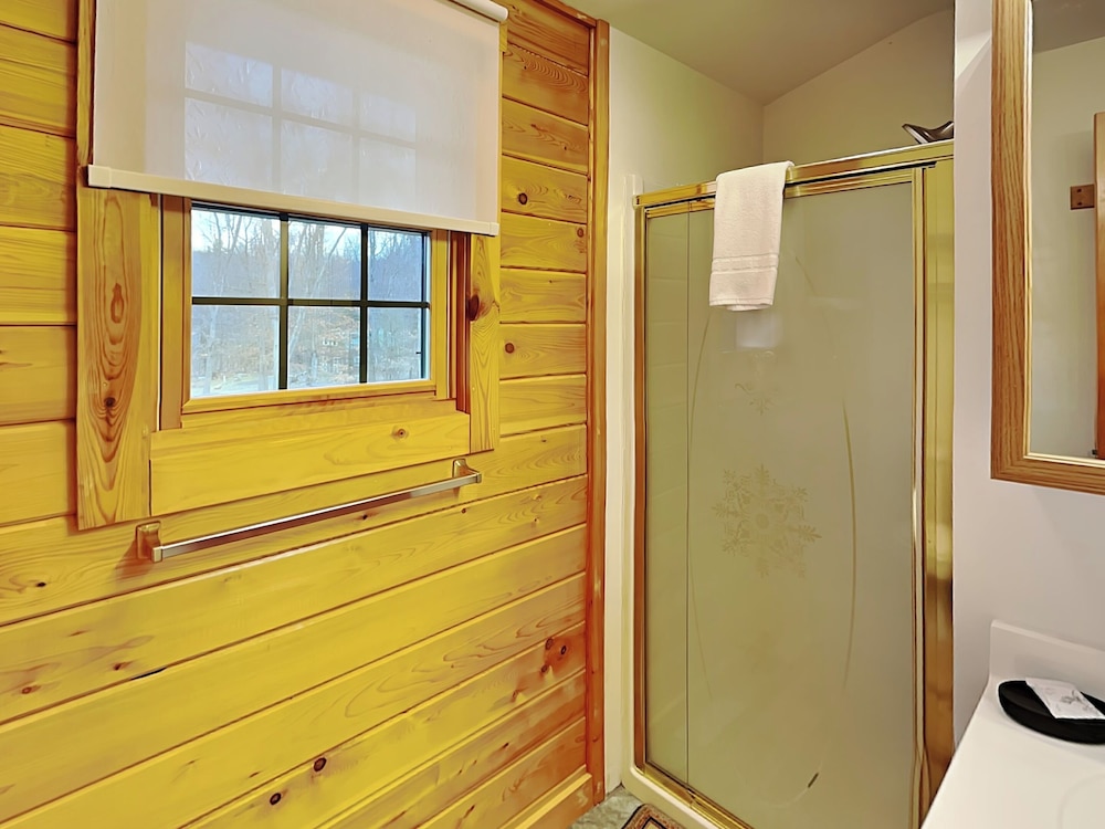 The Old World Chalet by Taylor Made Deep Creek