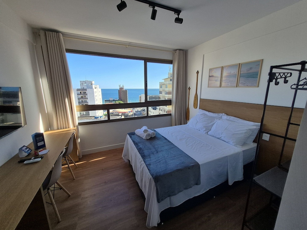 Fully Equipped Accommodations in a Building With a Pool, 270m From Barra Beach - Caoa