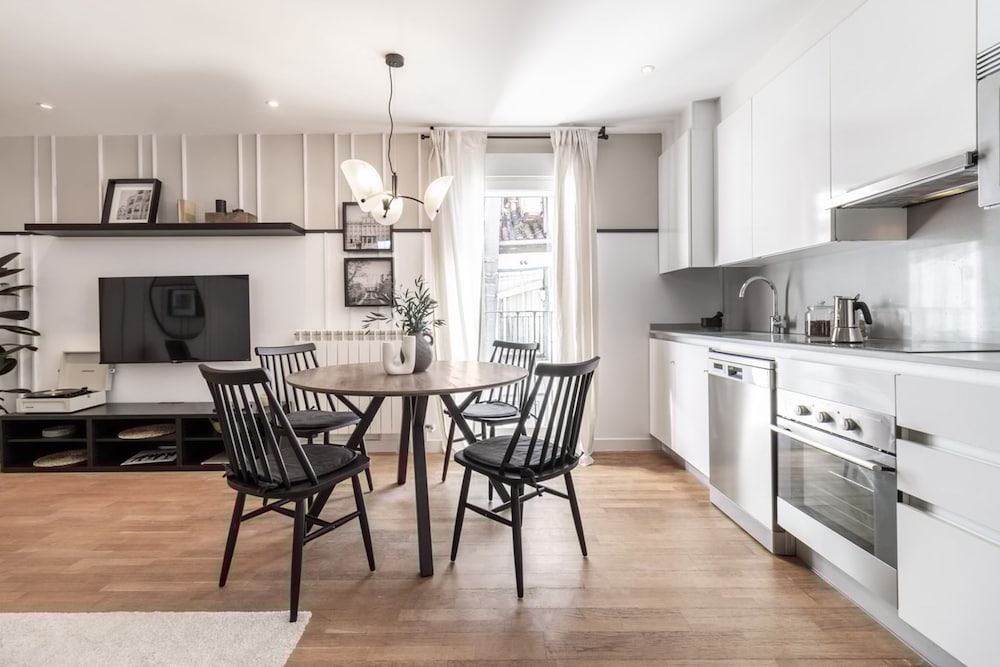 Oeste - 2 Bedrooms in Chueca
