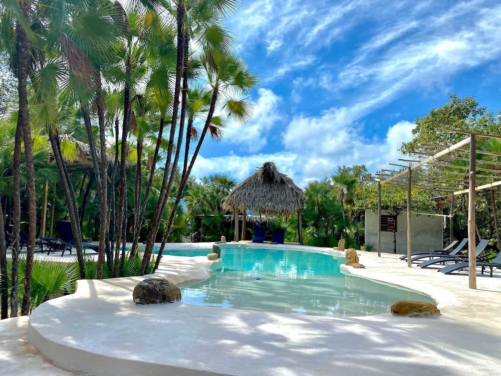 Kin Resort Lodge