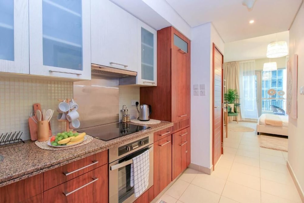 Durrani Homes - Luxurious Studio near Dubai Mall with pool view