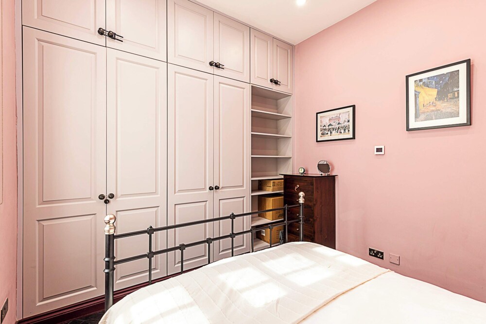 Book Lovers West End Home