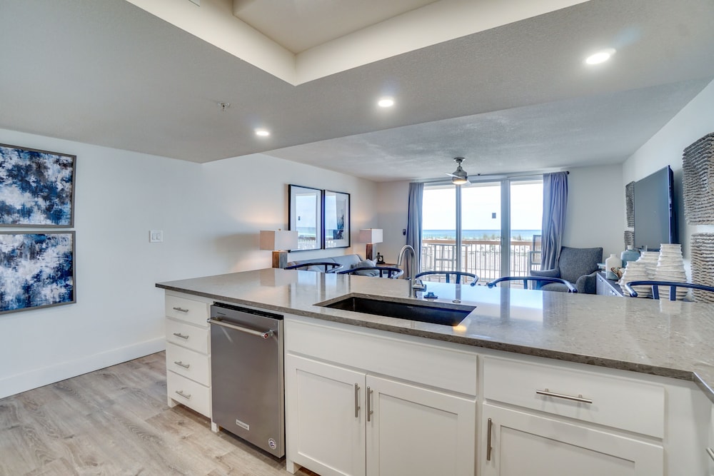 Pelican Beach Resort by Panhandle Getaways
