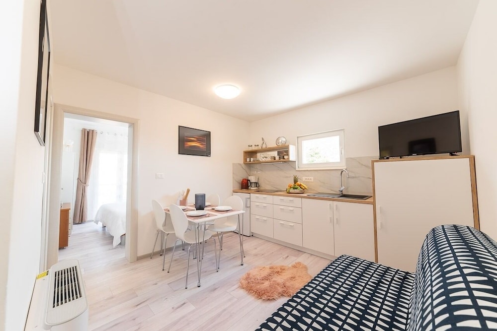 Renci - Great Location & sea View - A3 view 3