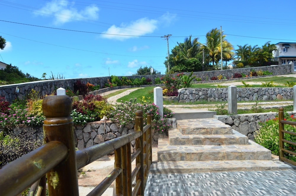 Domaine Les Rosiers Guest House