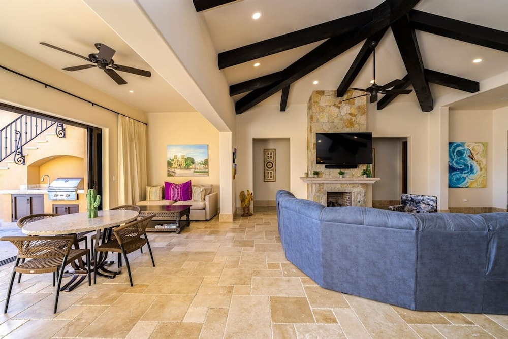4BD Diamante Spacious Patio and Private Pool
