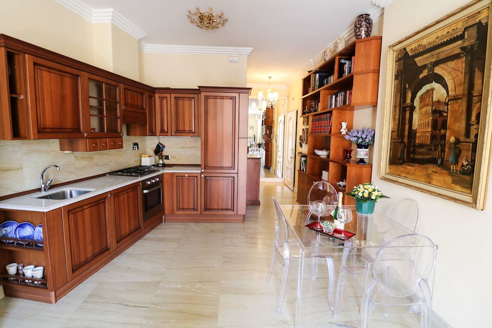 Rome King Suite