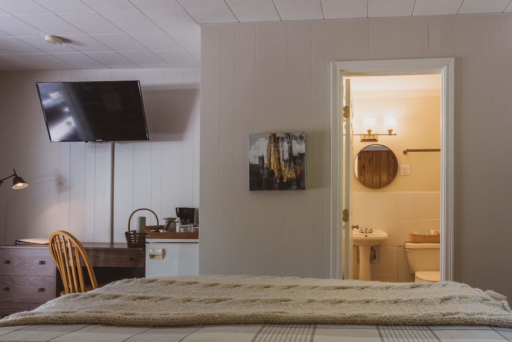 Barefoot Villas Room 2 Owl view 2
