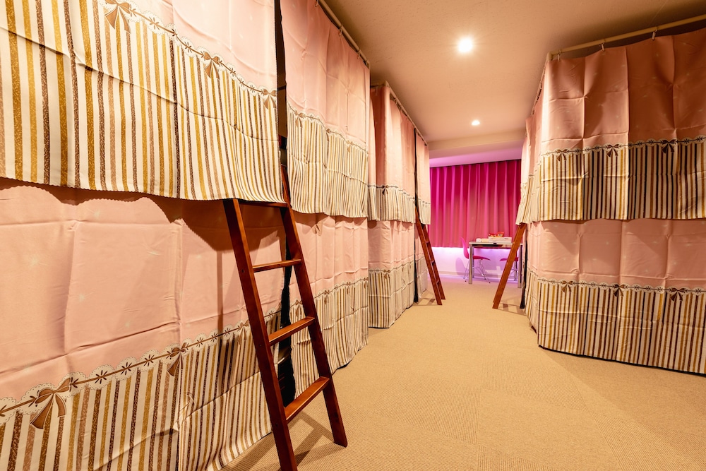 Nikko Inn Minamisenba - Hostel