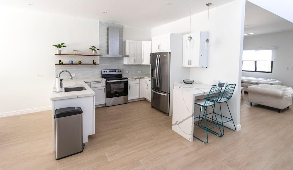 Playa Potrero 4 BR Home Pool Centrally Located - Casa Oasis Surfside