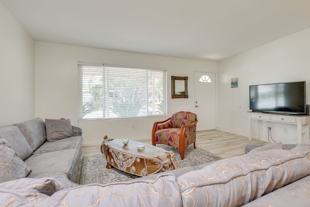 8 Mi to Carlsbad Beach: Home w/ Patio & Yard