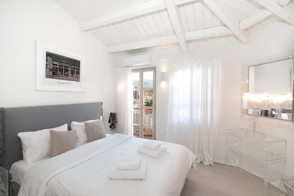 Acropolis Suites