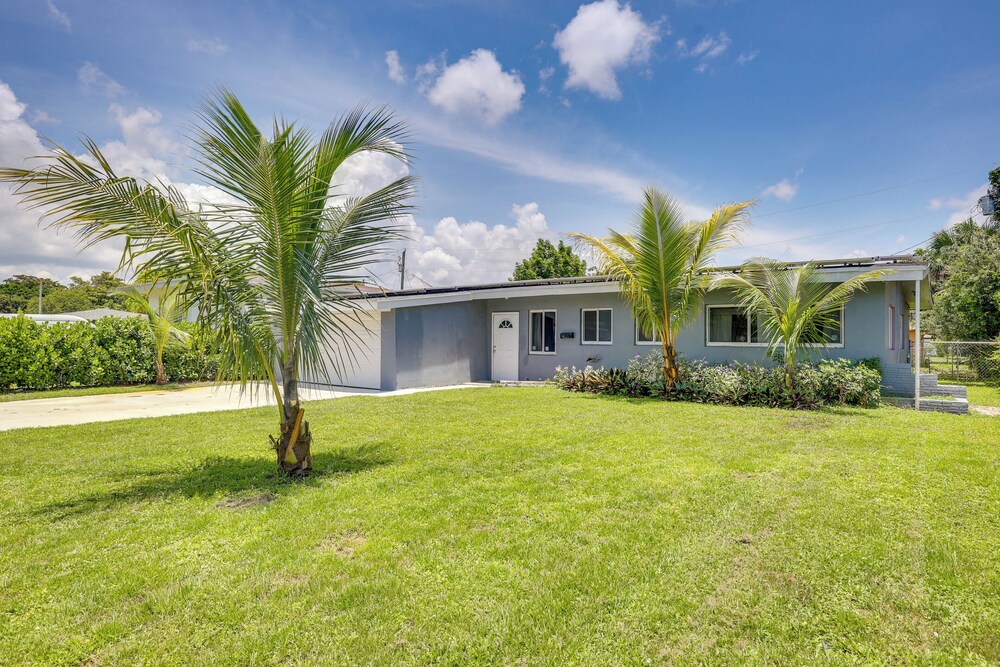 Stay Near Las Olas Beach: Home w/ Fenced Backyard